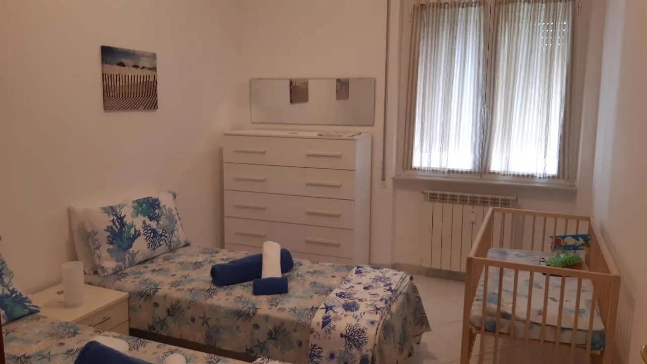 Le Case Di Sara N.7 Savona 0*,